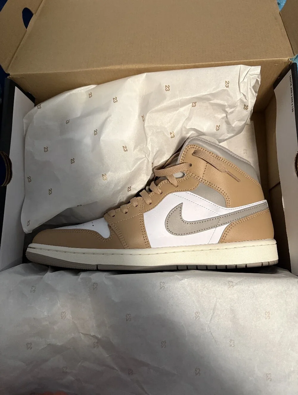 Nike mid top